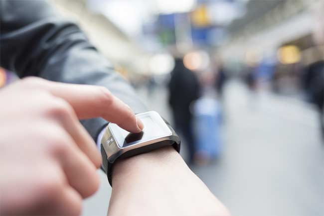 what is a smart smartwatch